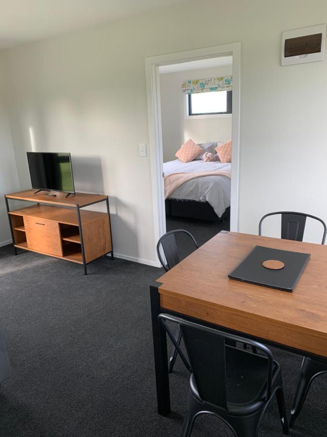 Oxford - Under The Mountains 1-Bedroom Guesthouse Burnt Hill ภายนอก รูปภาพ