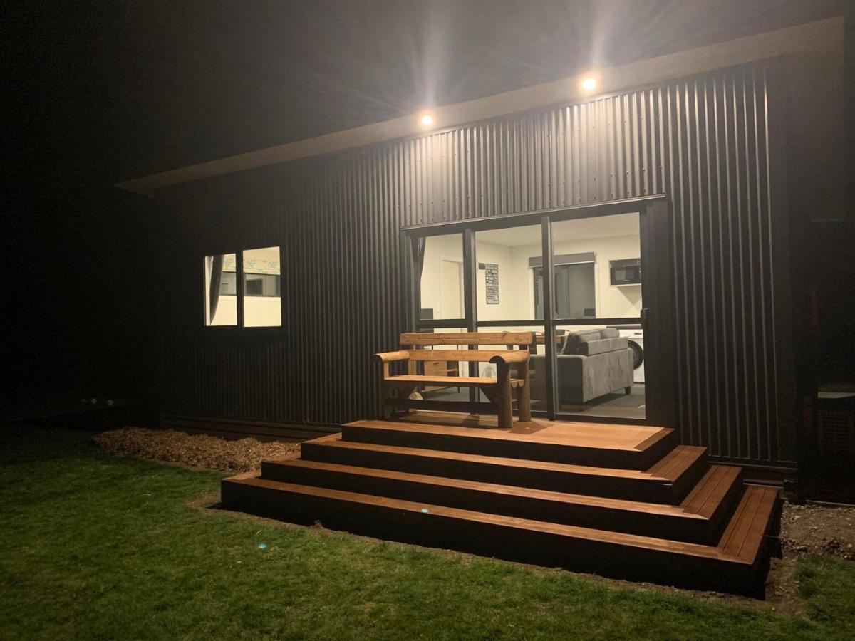 Oxford - Under The Mountains 1-Bedroom Guesthouse Burnt Hill ภายนอก รูปภาพ